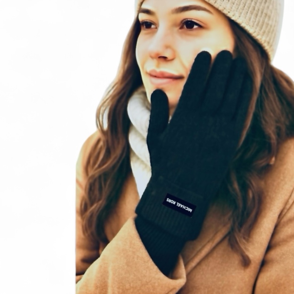 Michael Kors Women's Black Knot Cuffed Signature Patch Gloves OS New!